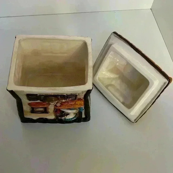 Vintage 70s made in Japan for K  Mart fairytale cottage ceramic cookie jar - Picture 8 of 11